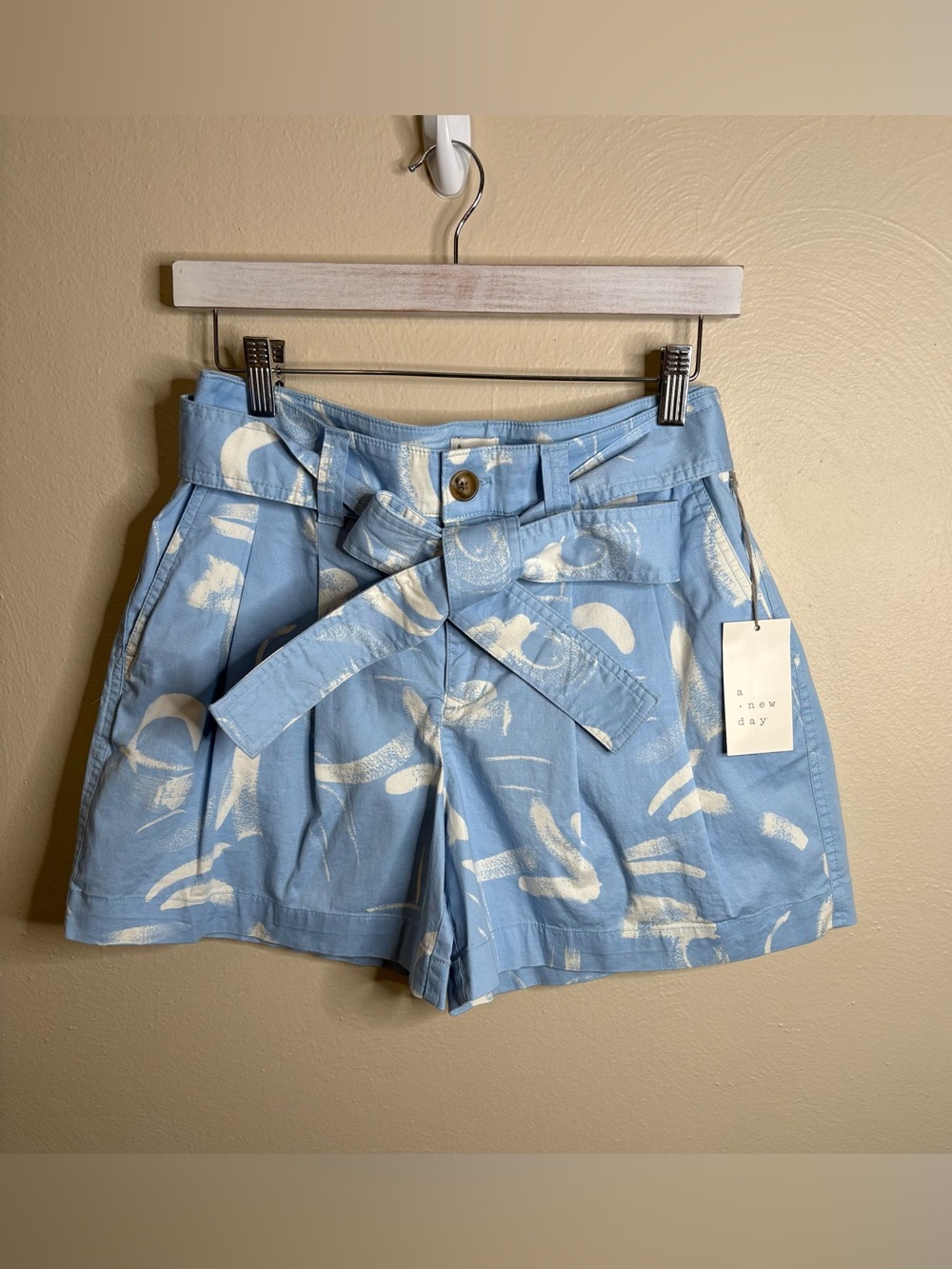 A New Day Paperbag Shorts Womens 6 Blue White Abstract Print Tie Belt NWT